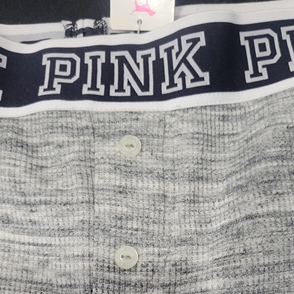 VICTORIA'S SECRET NEW LEGGINGS - Picture 2 of 2